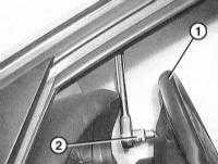 12.3.8 Снятие и установка блока подушки безопасности на рулевом колесе BMW 3 (E46)