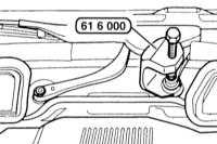13.4.22 Снятие и установка рычагов стеклоочистителя BMW 3 (E46)