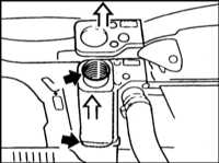 5.1.4 Снятие и установка расширительного бачка BMW 5 (E39)