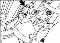 10.1.2 Удаление воздуха из гидропривода сцепления BMW 5 (E39)