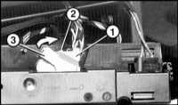 5.2.3 Снятие и установка блока управления отопителем или кондиционером BMW 5 (E39)