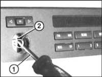 14.32 Снятие и установка радиоприемника BMW 5 (E39)