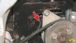 7.3 Проверка натяжения и регулировка ремня привода насоса гидроусилителя Chevrolet Niva