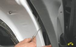 11.9.14 Замена наружной ручки задней двери Chevrolet Niva