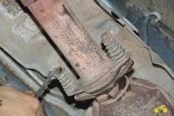 5.19.3 Снятие и установка приемной трубы Chevrolet Niva