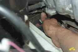 5.19.3 Снятие и установка приемной трубы Chevrolet Niva