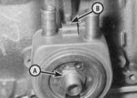 4.1.14 Снятие и установка маслоохладителя (модели 2.0 л)