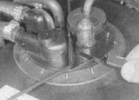 11.5 Резервуар гидравлической жидкости - общие сведения, снятие и установка Citroen Xantia