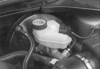 13.1 Проверка уровня тормозной жидкости Ford Mondeo