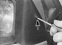 13.3.3 Снятие и установка панели внутренней обивки дверей Ford Scorpio