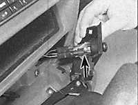 13.5.3 Снятие и установка панели приборов Ford Scorpio