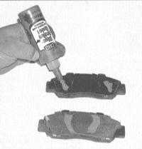 9.2 Замена тормозных колодок дисковых тормозных механизмов Honda Accord