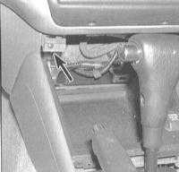 11.22 Снятие и установка отделочных секций панели приборов Honda Accord