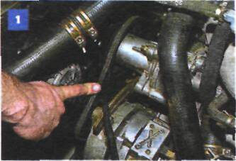 4.2 Регулировка натяжения и замена ремня привода насоса охлаждающей жидкости на автомобиле с двигателем УМПО-331