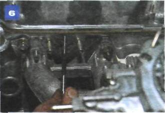 5.5 Снятие топливного насоса на автомобиле с двигателем УМПО-331 Иж Ода