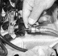 7.15 Проверка исправности, снятие и установка инжекторов топлива Jeep Grand Cherokee
