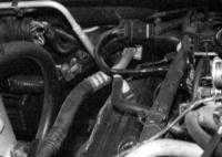 2.31 Проверка состояния и замена клапана системы управляемой вентиляции картера (PCV) (двигатели V8) (каждые 48 000 км (30 000 миль) пробега, или раз в два года) Jeep Grand Cherokee