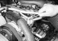 6.16 Снятие и установка компрессора системы кондиционирования воздуха Jeep Grand Cherokee