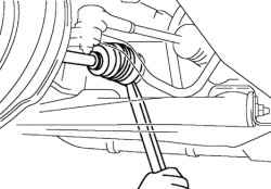 Снятие левого приводного вала от коробки передач с помощью стержня