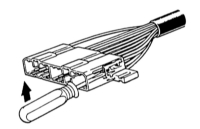 15.8 Разъединение и соединение кабельных штекеров Mazda 323