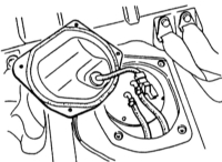 6.2 Снятие и установка/проверка датчика в топливном баке Mazda 323
