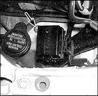 4.5 Радиатор и расширительный бачок Mazda 626