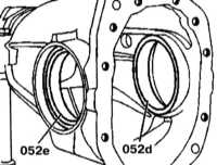 10.4.3 Определение толщины регулировочной прокладки и установка ее в корпус   редуктора Mercedes-Benz W140