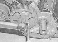 4.6.8 Снятие и установка натяжителя ремня и зубчатых колес привода ГРМ   (двигатели 1.7 л) Opel Astra