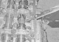 4.6.11 Проверка и регулировка зазоров клапанов (двигатели 1.7 л   DOHC)