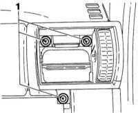 5.4.2 Снятие и установка дефлекторов воздуховодов Opel Corsa