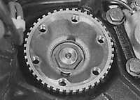 17.24 Замена подшипника заднего колеса (модели с двигателями DOHC) Opel Vectra A