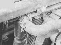 2.1.2.3 Проверка герметичности шлангов и вытекания жидкостей Peugeot 406