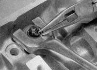 3.4.6 Разборка головки блока цилиндров Renault Megane