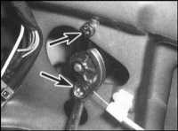 17.16 Снятие и установка на место компонентов замка двери задка/крышки багажника Saab 9000