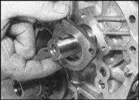 4.4.5 Снятие, проверка состояния и установка распределительного вала и толкателей клапанов (двигатель 1.3 л) Skoda Felicia