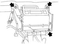 5.3.5 Снятие и установка сборки отопителя Subaru Legacy Outback