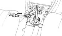 8.26 Снятие, обслуживание и установка тросовой тяги привода переключения   режимов двухступенчатого редуктора Subaru Legacy Outback