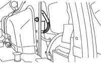 14.23 Проверка исправности функционирования электромоторов привода стеклоочистителей, снятие, проверка и установка управляющего реле заднего стеклоочистителя на моделях Legacy Универсал/Outback Subaru Legacy Outback