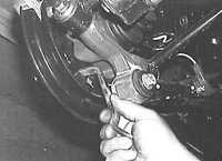 10.14 Замена тормозных колодок ручного тормоза на задних дисковых тормозах Subaru Legacy