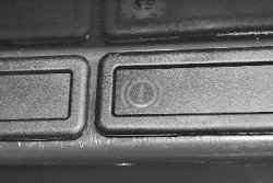 4.2.5 Проверка уровня и доливка тормозной жидкости в бачок главного тормозного цилиндра УАЗ 31519