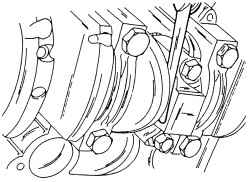 Проверка осевого зазора подшипника шатуна на коленчатом валу с помощью щупа