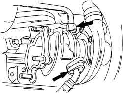 Направление снятия бачка (1) гидроусилителя рулевого управления